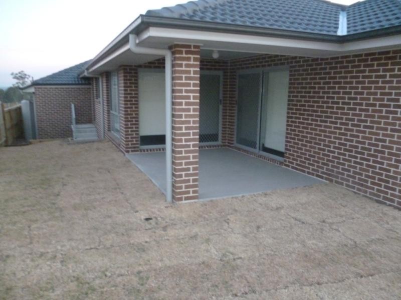 4 Asimus Cct, Elderslie NSW 2570