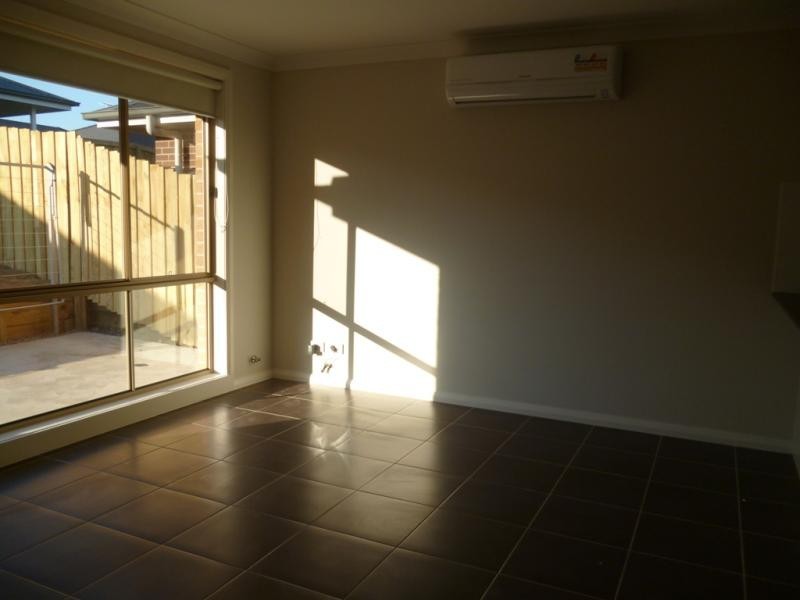 26 Young Cct, Elderslie NSW 2570
