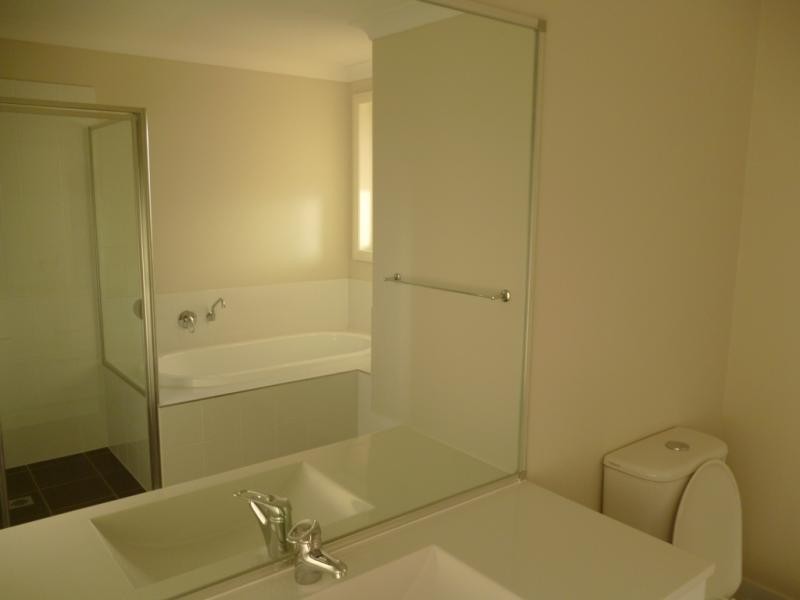 26 Young Cct, Elderslie NSW 2570