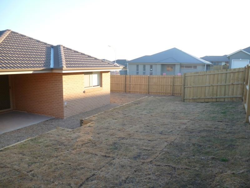 26 Young Cct, Elderslie NSW 2570