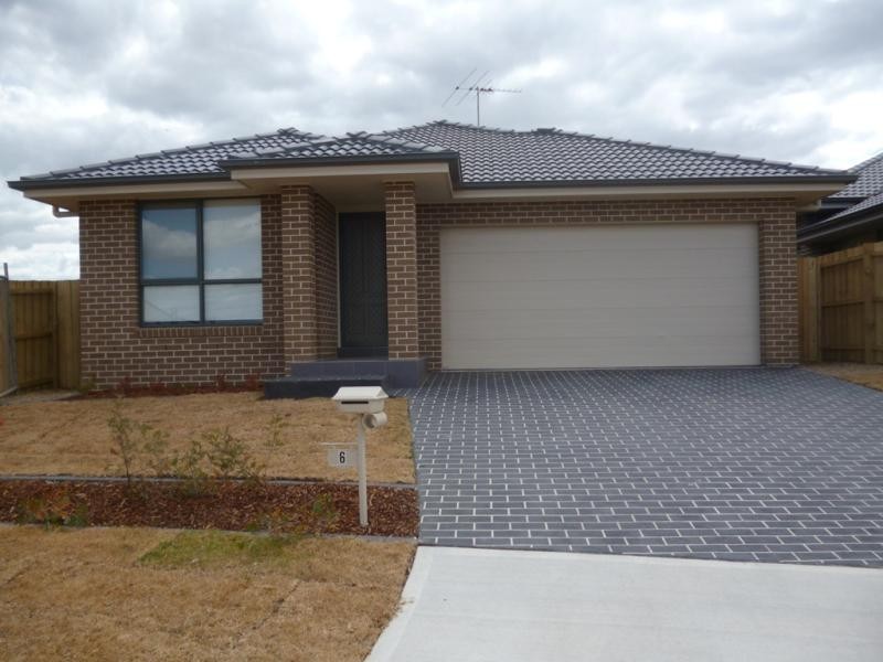 6 Asimus Cct, Elderslie NSW 2570