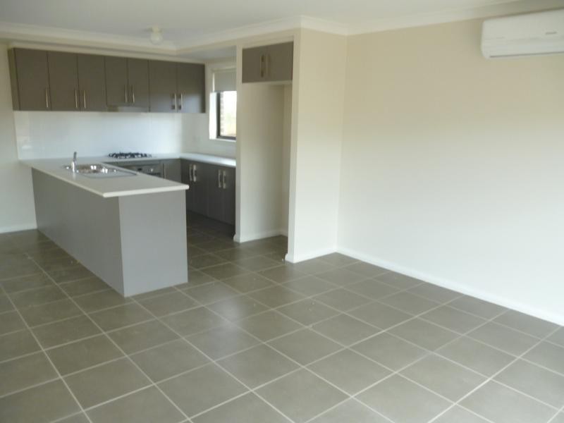 6 Asimus Cct, Elderslie NSW 2570