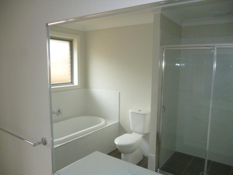 6 Asimus Cct, Elderslie NSW 2570