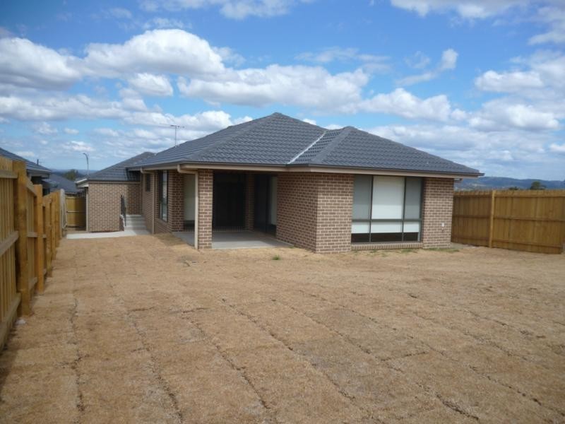 6 Asimus Cct, Elderslie NSW 2570