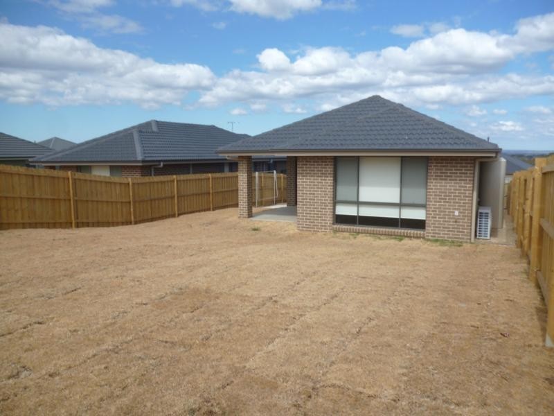 6 Asimus Cct, Elderslie NSW 2570