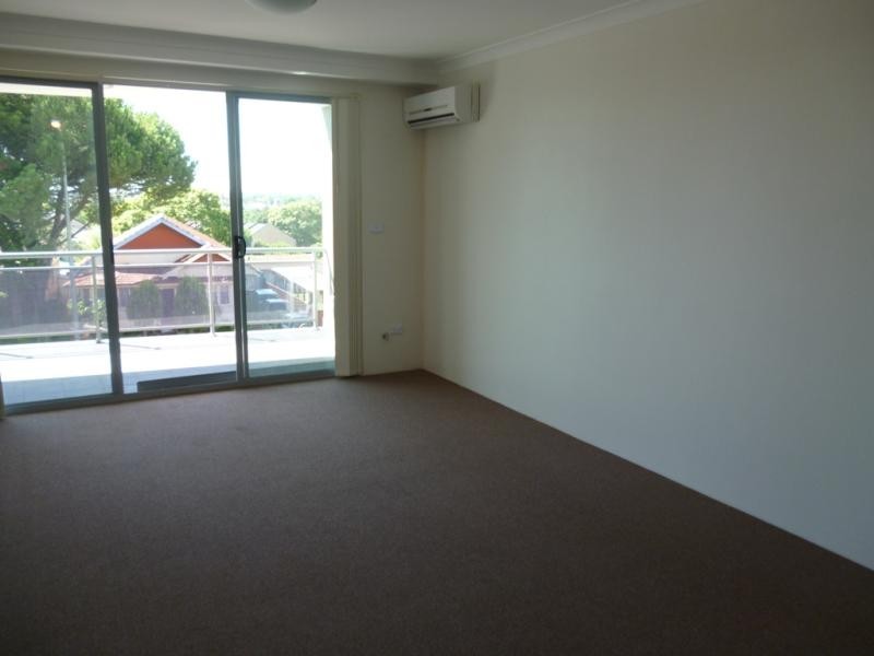 32/128-132 Woodville  Rd, Merrylands NSW 2160
