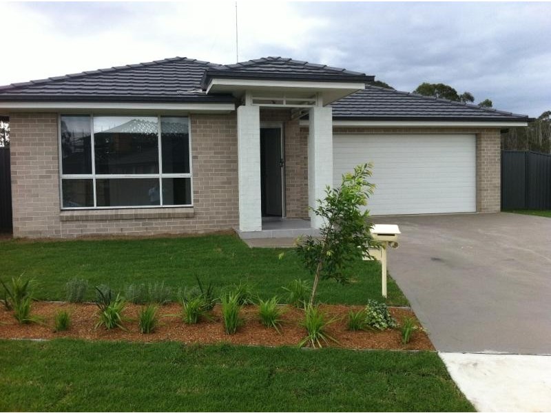 3 Loch Ave, Glenmore Park NSW 2745