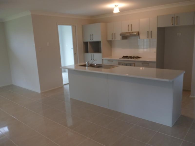 3 Loch Ave, Glenmore Park NSW 2745