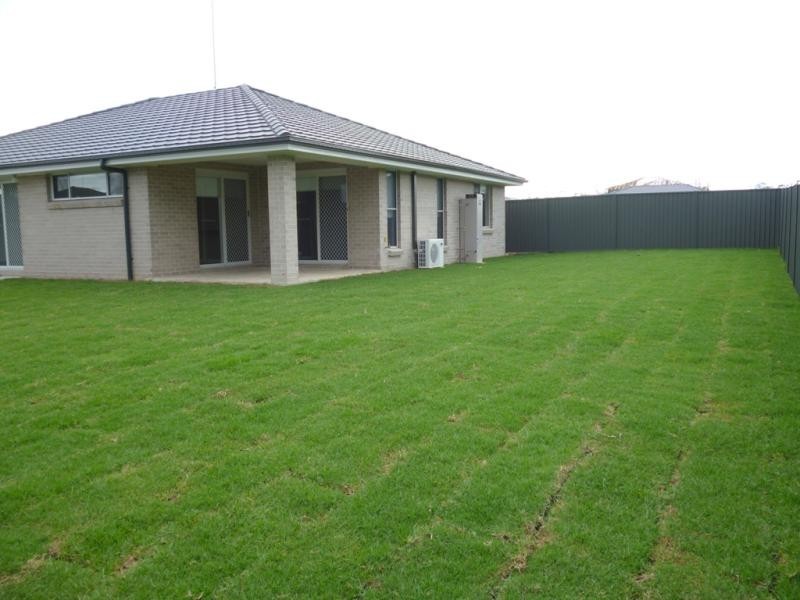 3 Loch Ave, Glenmore Park NSW 2745