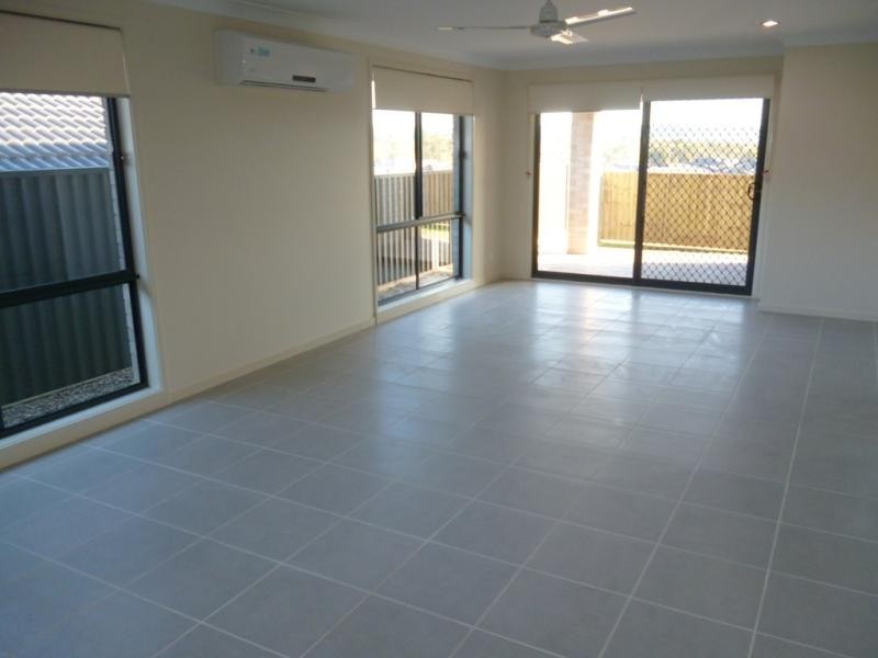 25 Blue View Tce, Glenmore Park NSW 2745