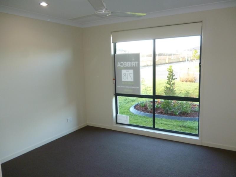 25 Blue View Tce, Glenmore Park NSW 2745