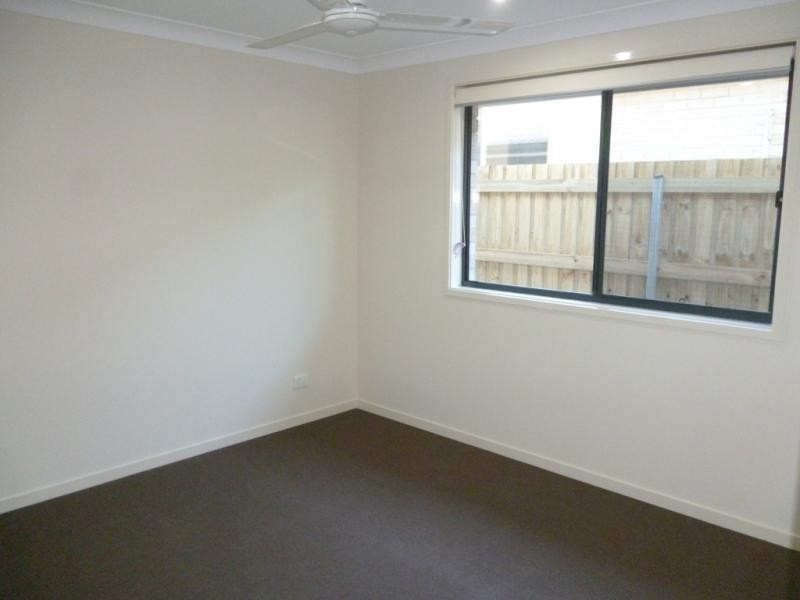 25 Blue View Tce, Glenmore Park NSW 2745