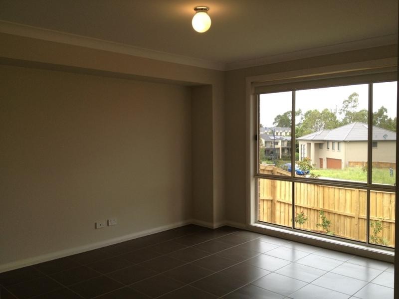 11 Dromedary Pl, Macquarie Links NSW 2565