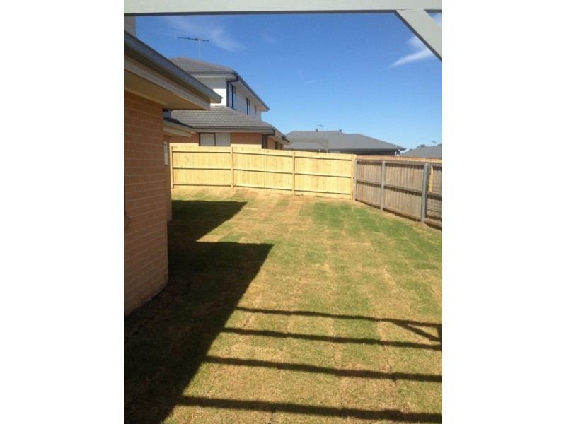 17 McGuire Cres, Ingleburn NSW 2565