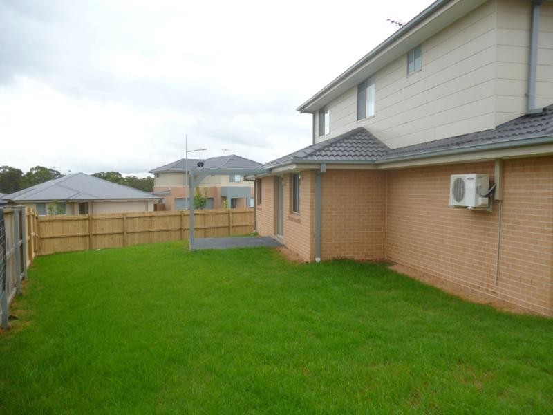 17 McGuire Cres, Ingleburn NSW 2565