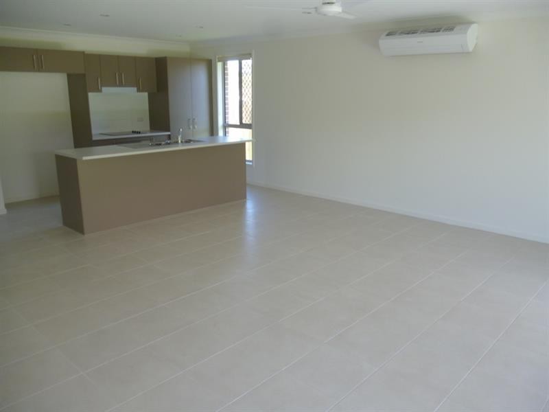 20 Furlong Dr, Currans Hill NSW 2567