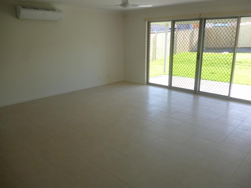 20 Furlong Dr, Currans Hill NSW 2567