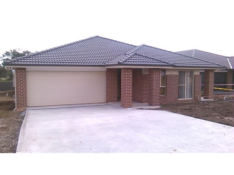 5 Ascot Dr, Currans Hill NSW 2567