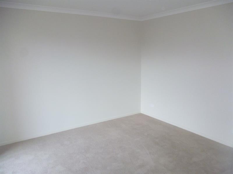 5 Ascot Dr, Currans Hill NSW 2567