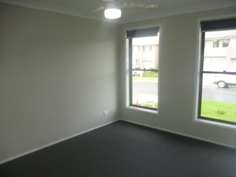 24 Callinan Cres, Ingleburn NSW 2565