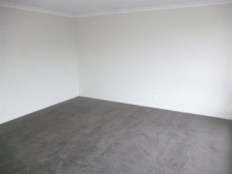 7 Ascot Dr, Currans Hill NSW 2567