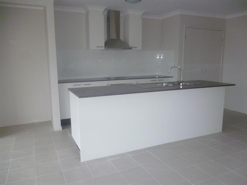 7 Ascot Dr, Currans Hill NSW 2567