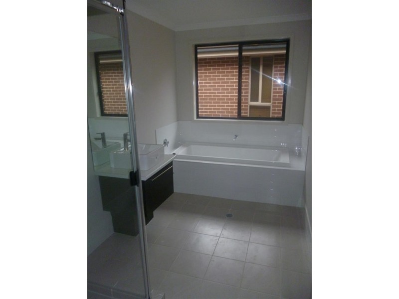 7 Ascot Dr, Currans Hill NSW 2567