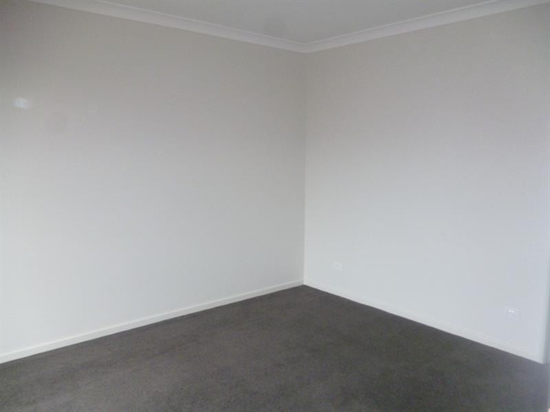 7 Ascot Dr, Currans Hill NSW 2567