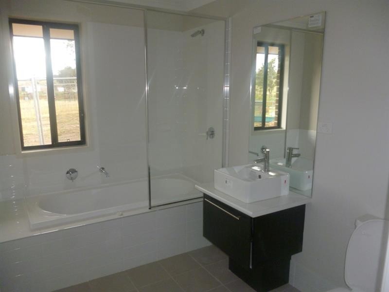 7A Ascot Dr, Currans Hill NSW 2567