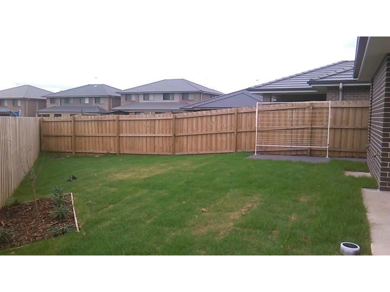 30 Callinan Cres, Ingleburn NSW 2565