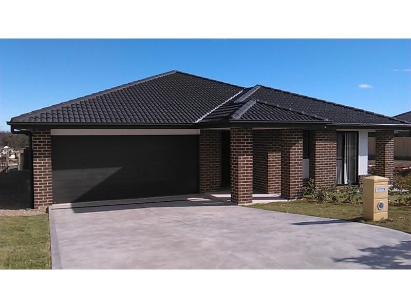 23 Furlong Dr, Currans Hill NSW 2567