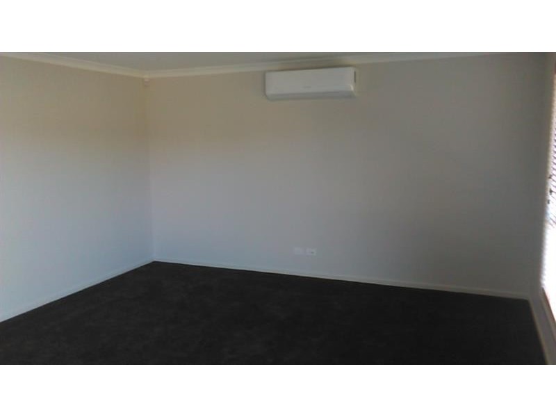 23 Furlong Dr, Currans Hill NSW 2567