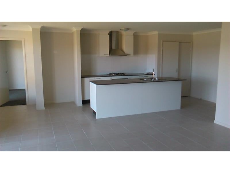 23 Furlong Dr, Currans Hill NSW 2567