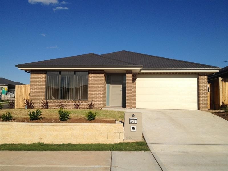 29 Ingleburn Gardens Dr, Ingleburn NSW 2565