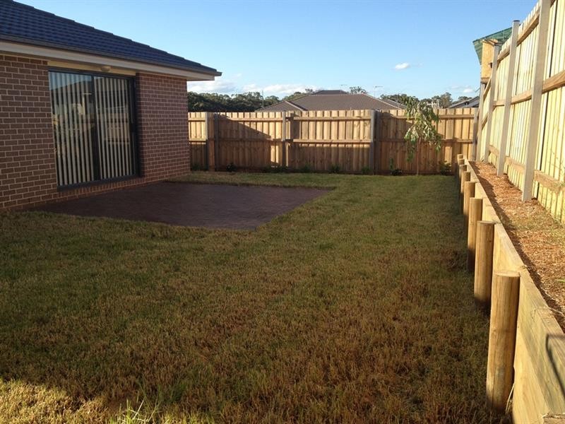 29 Ingleburn Gardens Dr, Ingleburn NSW 2565