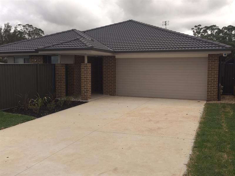 11 Pimlico Ave, Currans Hill NSW 2567