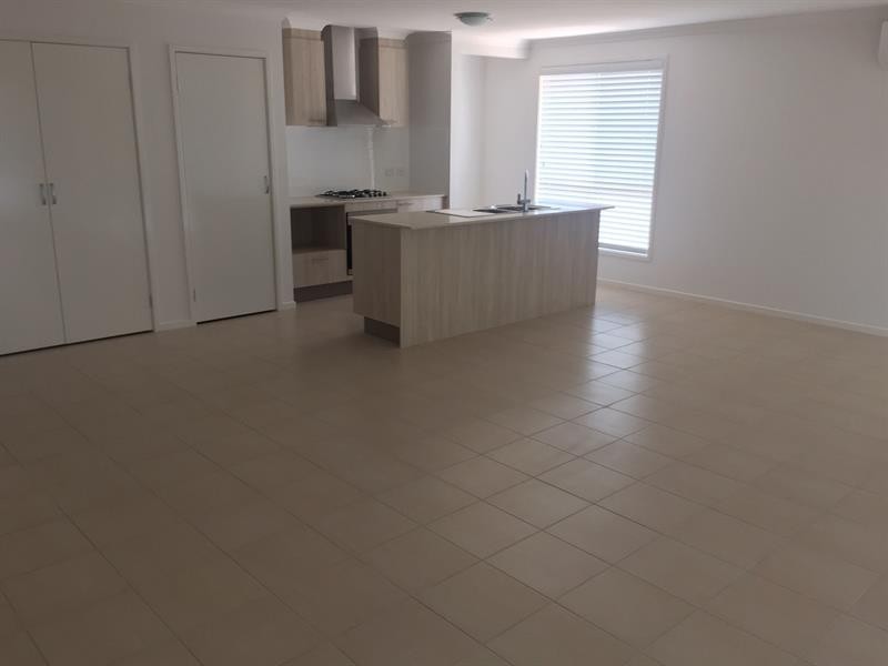 11 Pimlico Ave, Currans Hill NSW 2567