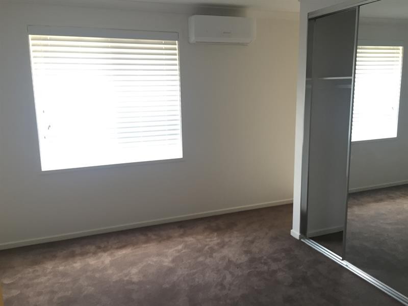 11 Pimlico Ave, Currans Hill NSW 2567