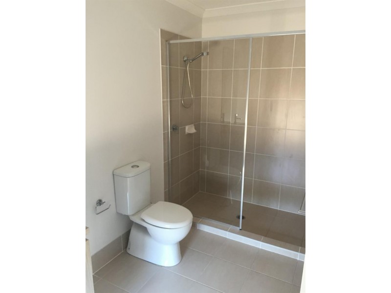 11 Pimlico Ave, Currans Hill NSW 2567