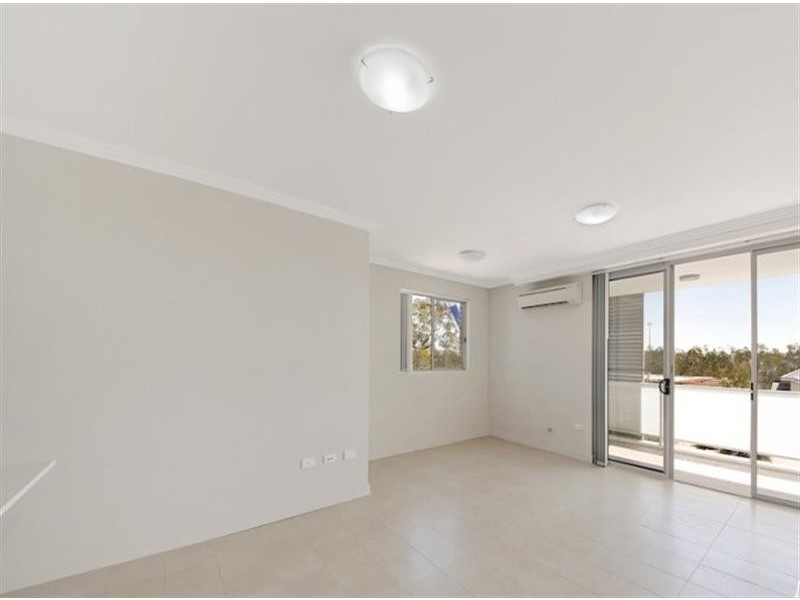 3/45 Santana Rd, Campbelltown NSW 2560