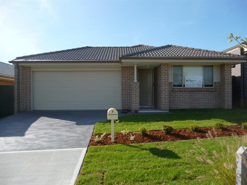 5 Domus St, Glenmore Park NSW 2745