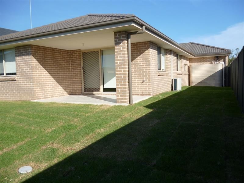 5 Domus St, Glenmore Park NSW 2745