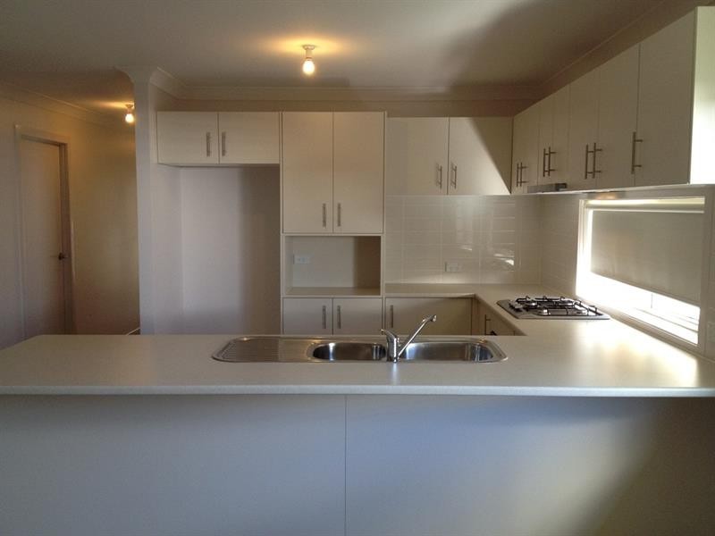 13 Domus St, Glenmore Park NSW 2745