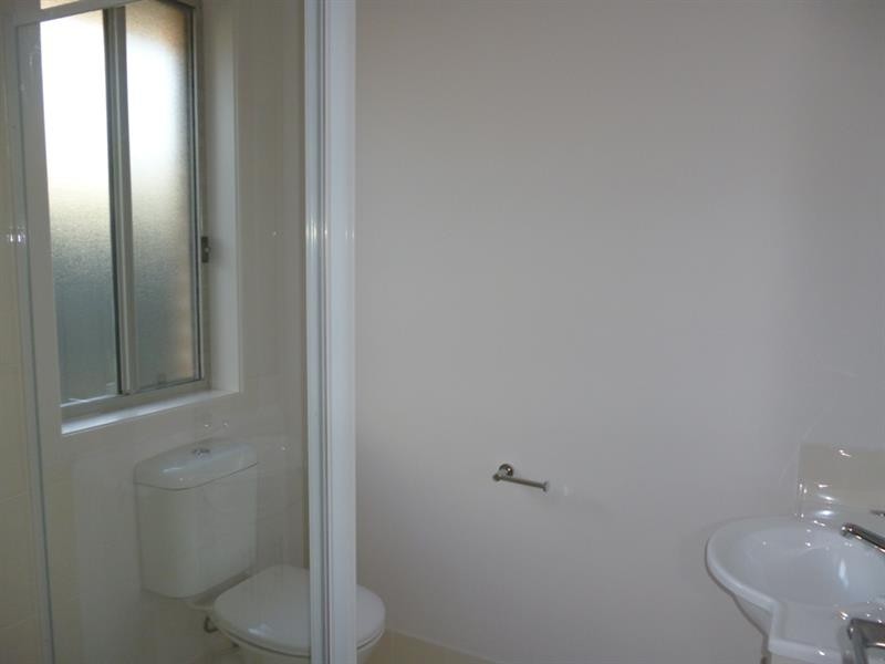 13 Domus St, Glenmore Park NSW 2745