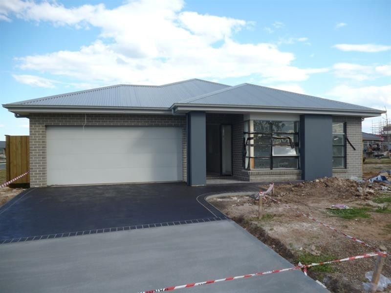 4 Kingsbarn St, Colebee NSW 2761