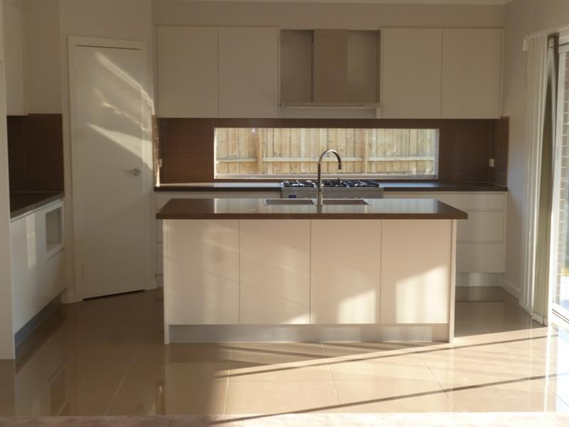 4 Kingsbarn St, Colebee NSW 2761