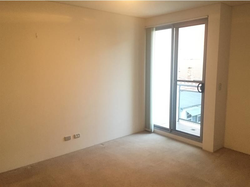 30/12-18 Bathurst St, Liverpool NSW 2170