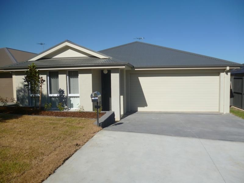 11 Brannigan St, Ropes Crossing NSW 2760