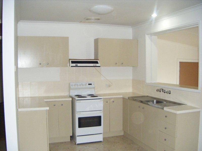 582 Prune St, Lavington NSW 2641