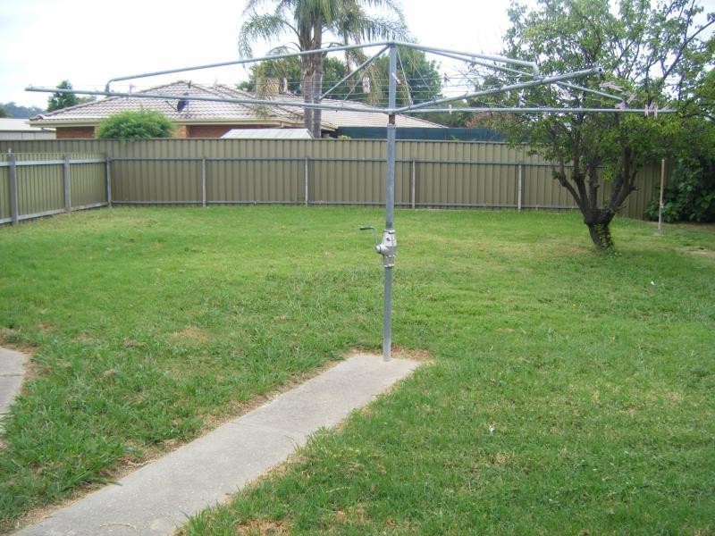582 Prune St, Lavington NSW 2641